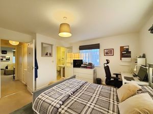 Photo 8- click for photo gallery